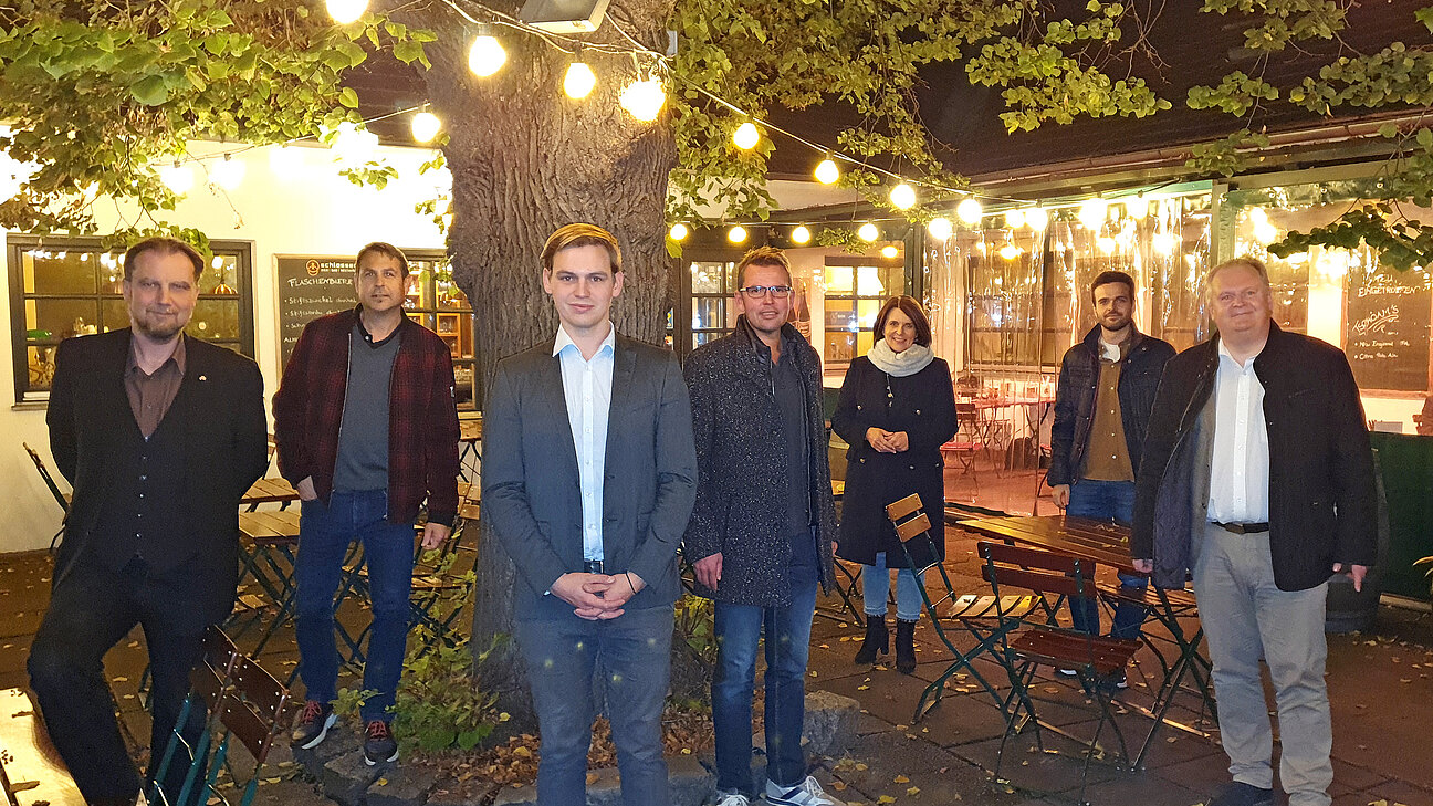 ÖAAB-Ideenwerkstatt in der Schlosserei. v.r.: GR Markus Wildeis, STR Franziska Olischer, GR Ilker Dogru, GR Christoph Kny, STR Otto Rezac, Christian Boeger und GR Michael Danzinger.