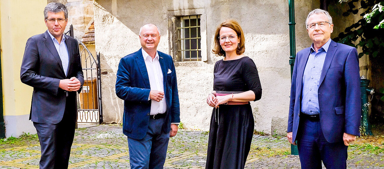 Hochrangiges ÖAAB-Bezirkstreffen in Mödling. Alexander Nowotny, Christiane Teschl-Hofmeister, Hans Stefan Hintner und Martin Schuster (v.r.).